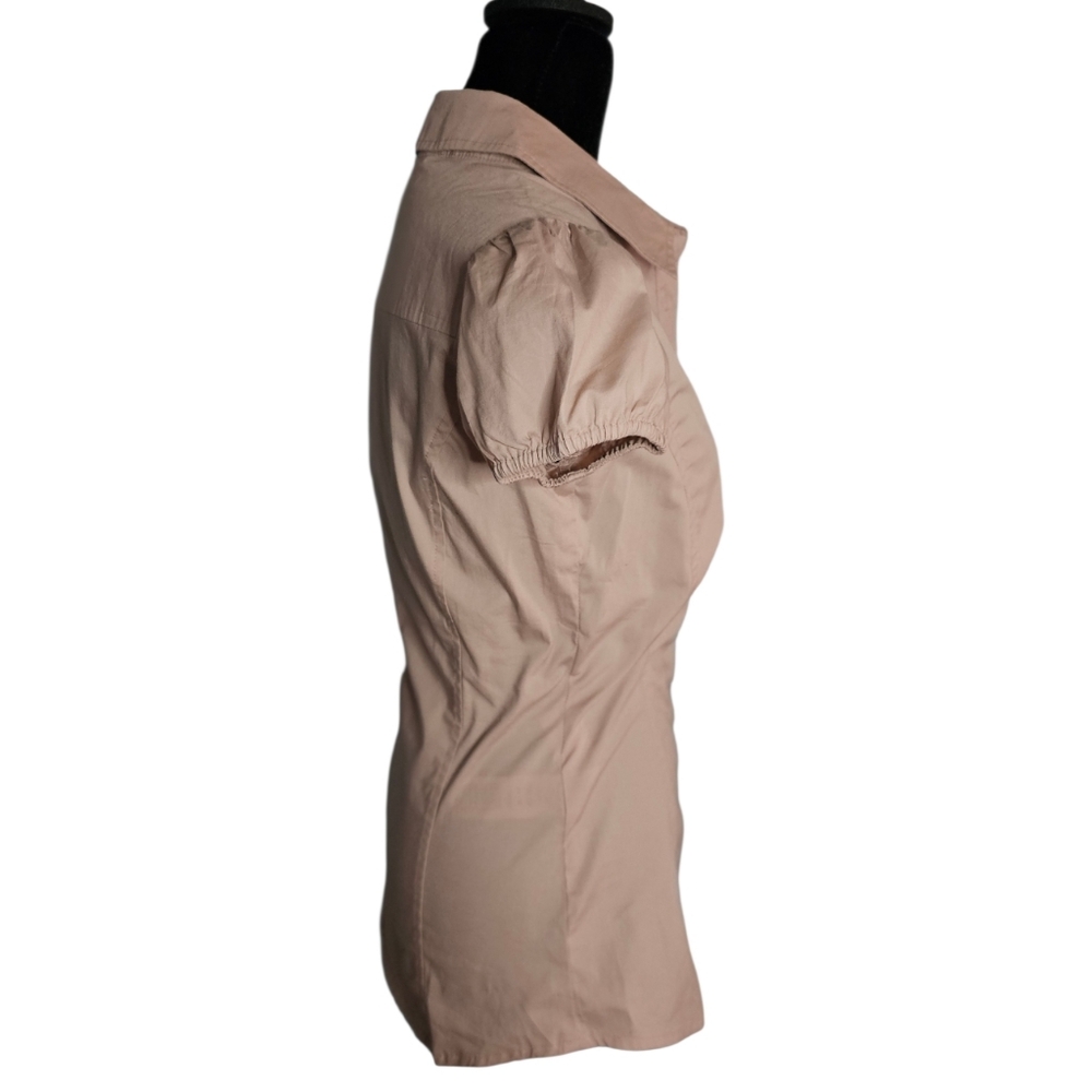 Elegant Women's Pink Button-Down Shirt - Picture 3 of 6